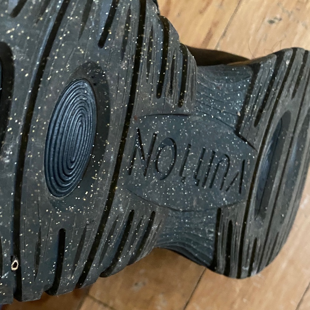 Louis Vuitton Black and Yellow Men's Sneakers - Picture 4 of 7
